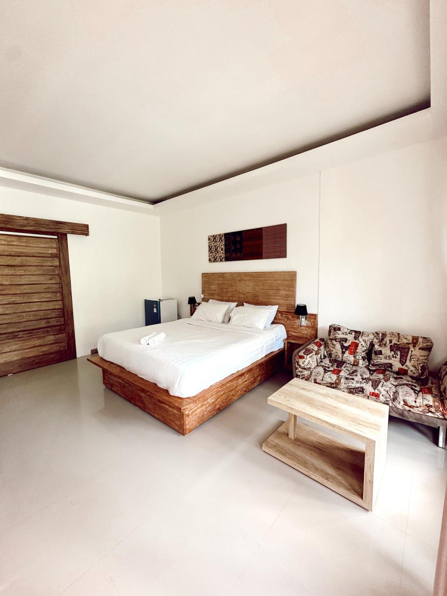 Hi5 Kuta Hotel Kuta  ภายนอก รูปภาพ