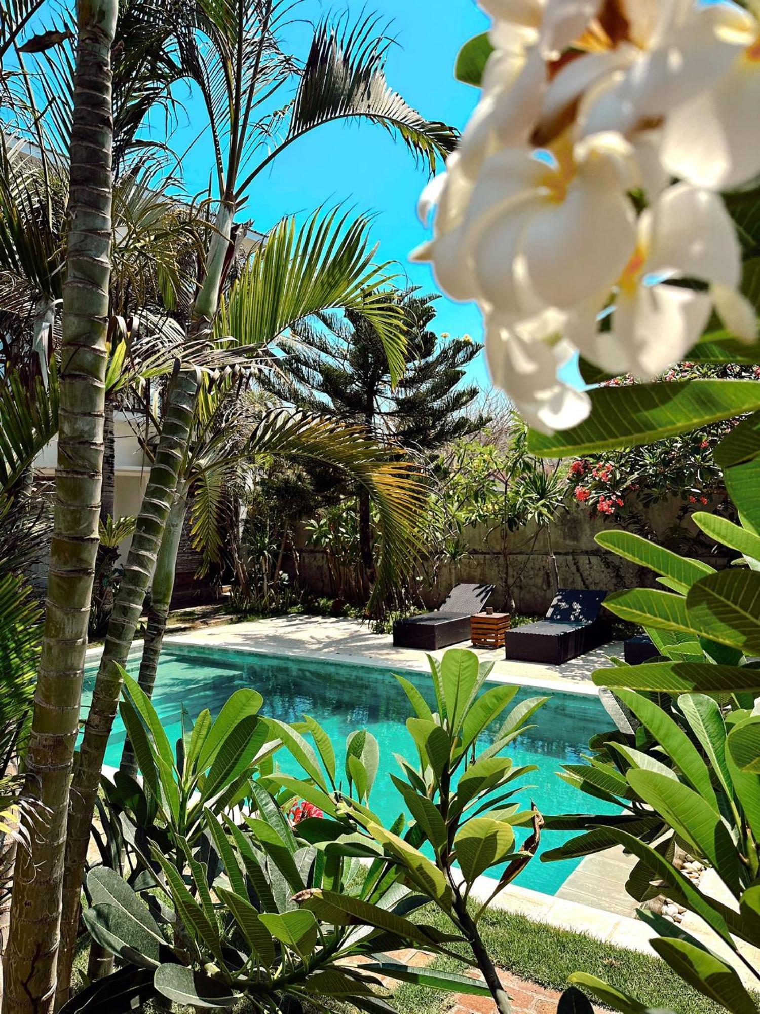 Hi5 Kuta Hotel Kuta  ภายนอก รูปภาพ
