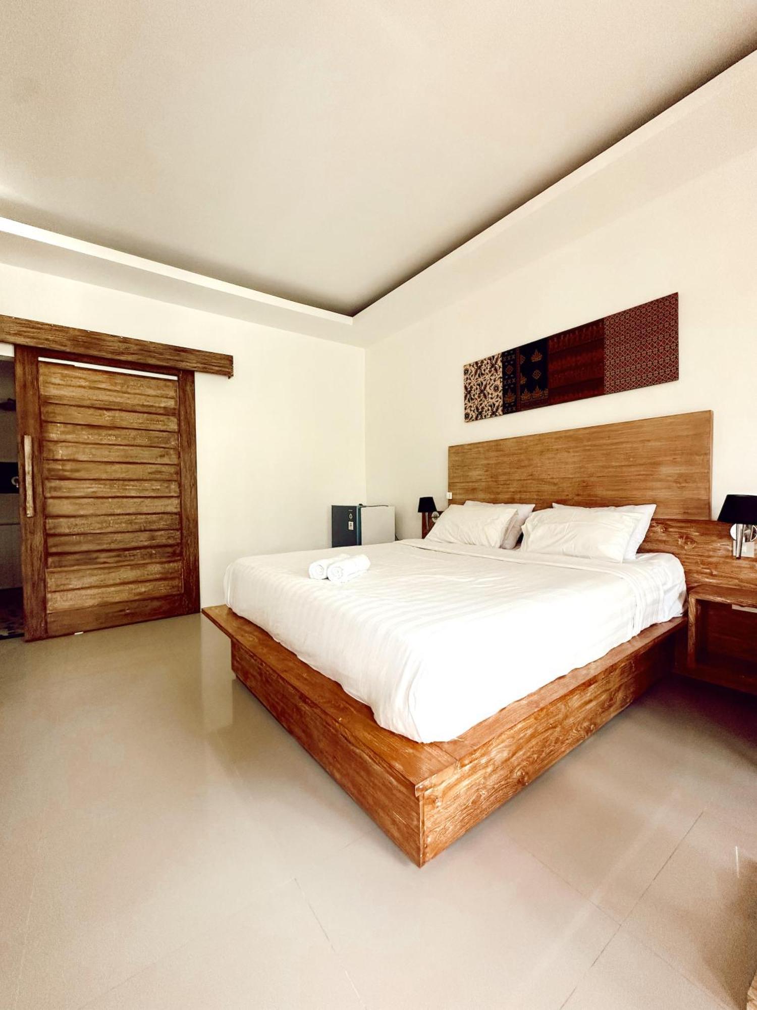 Hi5 Kuta Hotel Kuta  ภายนอก รูปภาพ