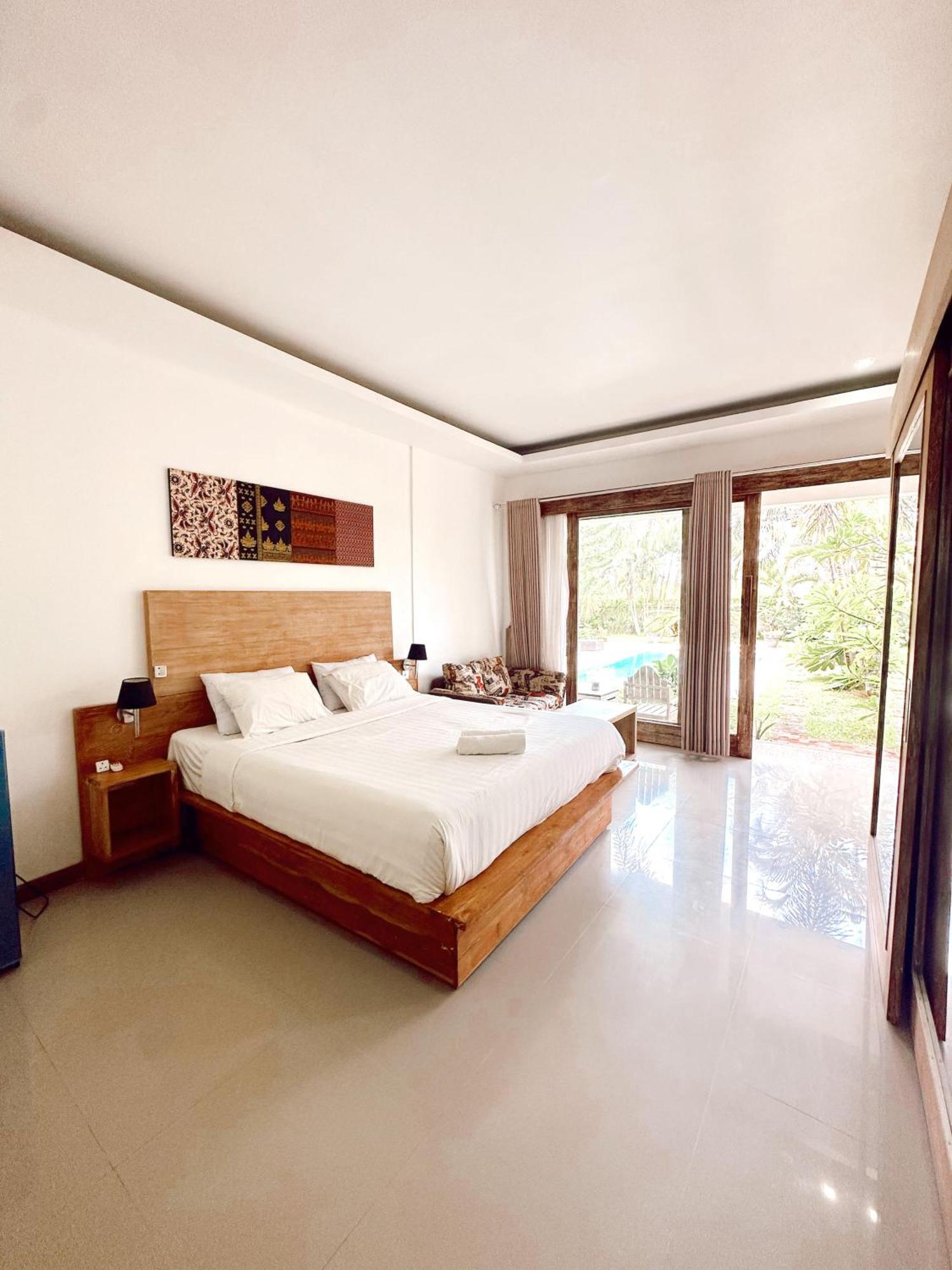 Hi5 Kuta Hotel Kuta  ภายนอก รูปภาพ