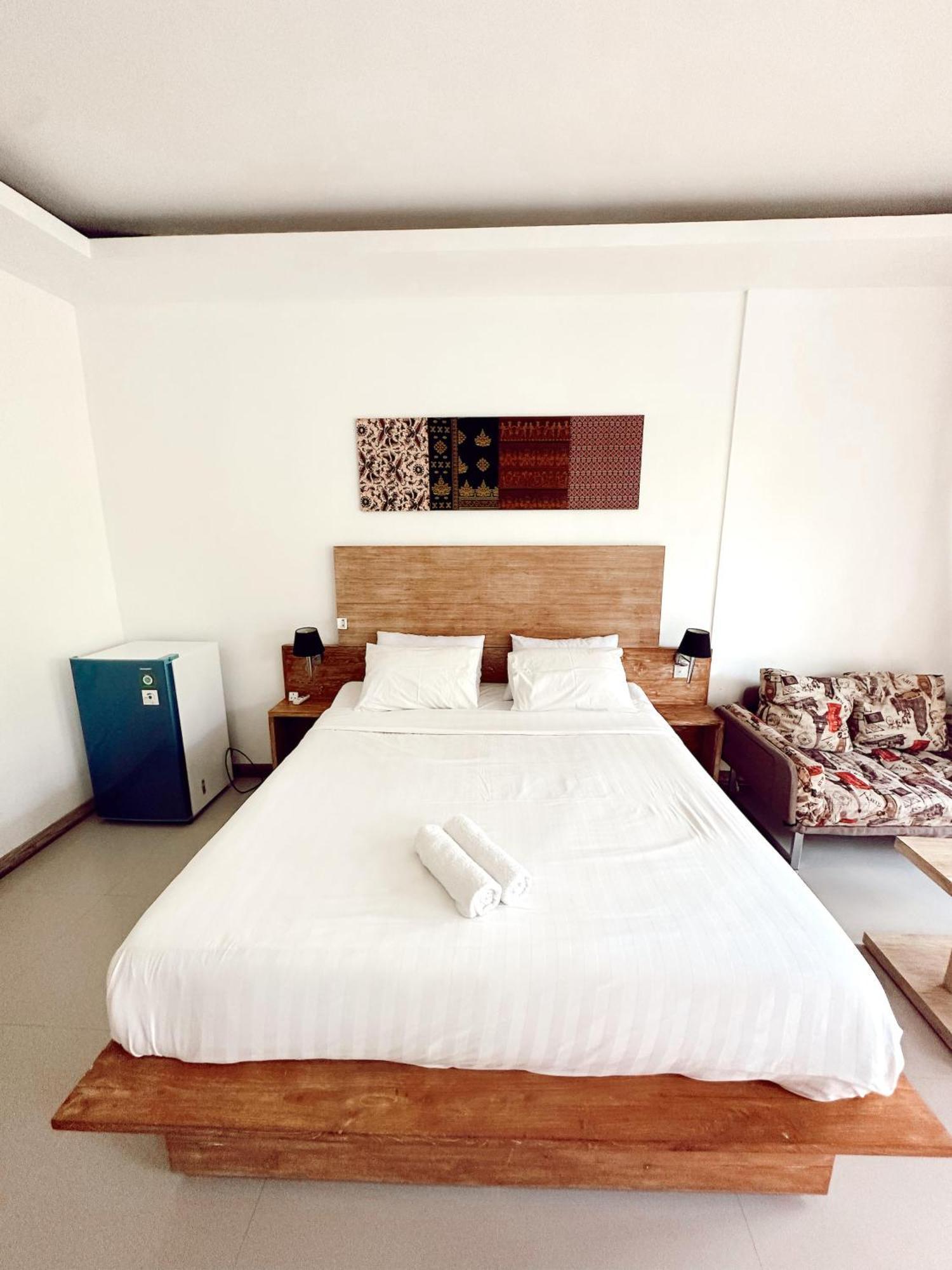 Hi5 Kuta Hotel Kuta  ภายนอก รูปภาพ