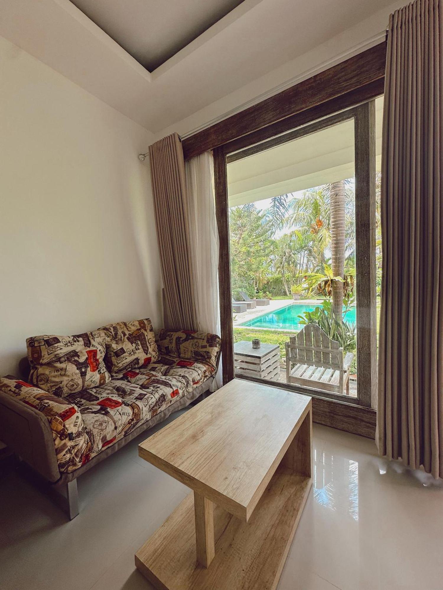 Hi5 Kuta Hotel Kuta  ภายนอก รูปภาพ