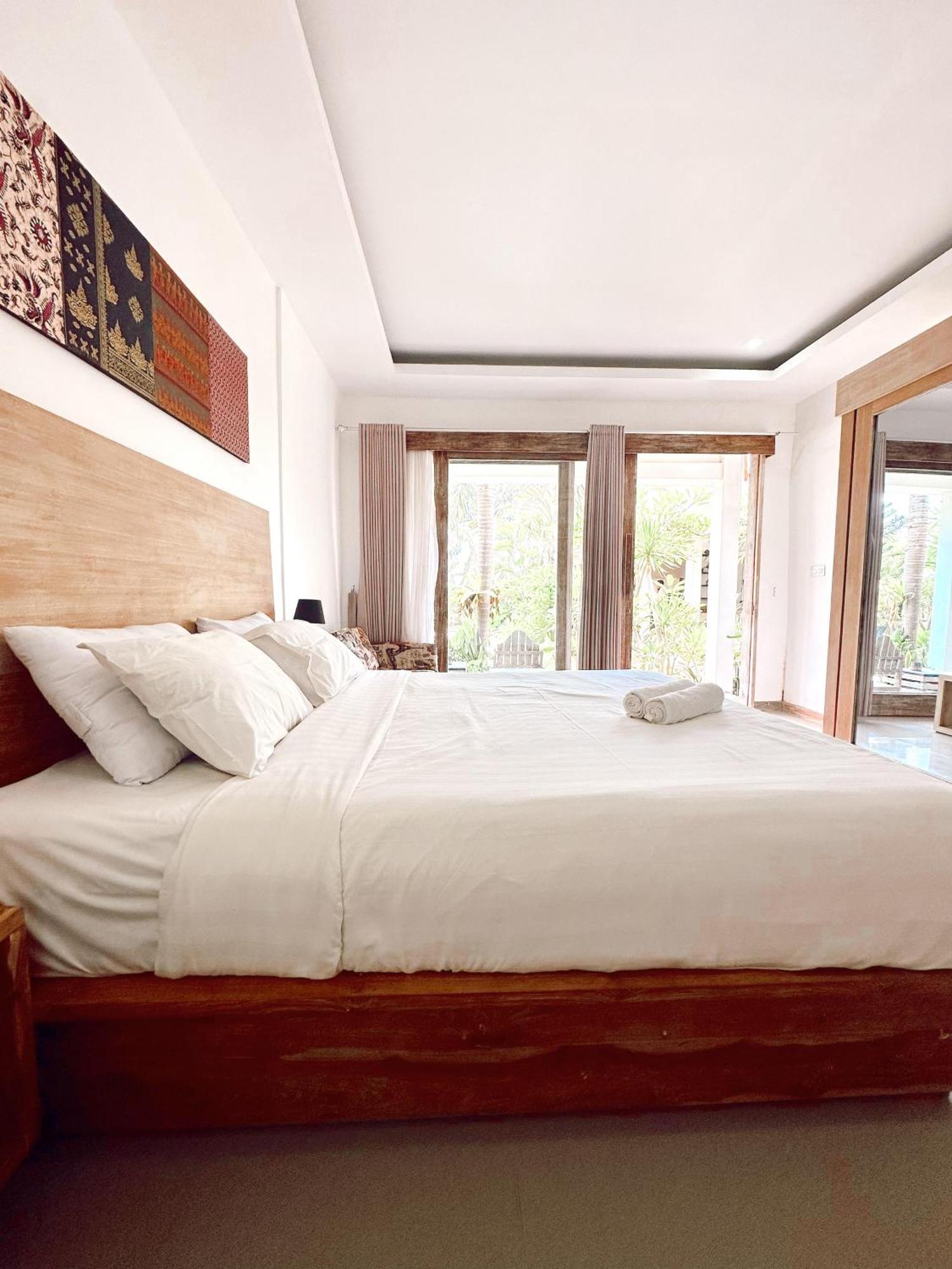 Hi5 Kuta Hotel Kuta  ภายนอก รูปภาพ