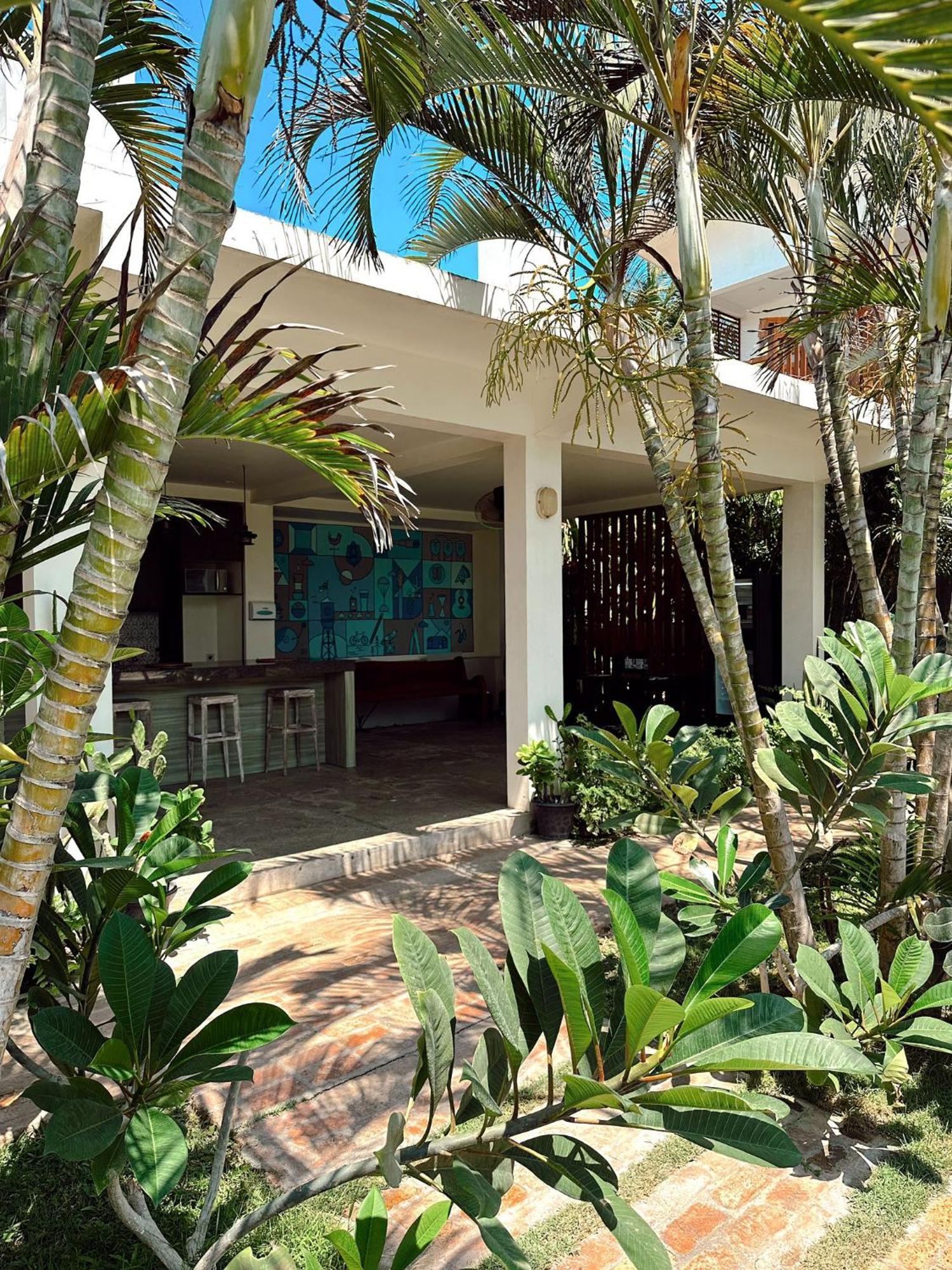 Hi5 Kuta Hotel Kuta  ภายนอก รูปภาพ