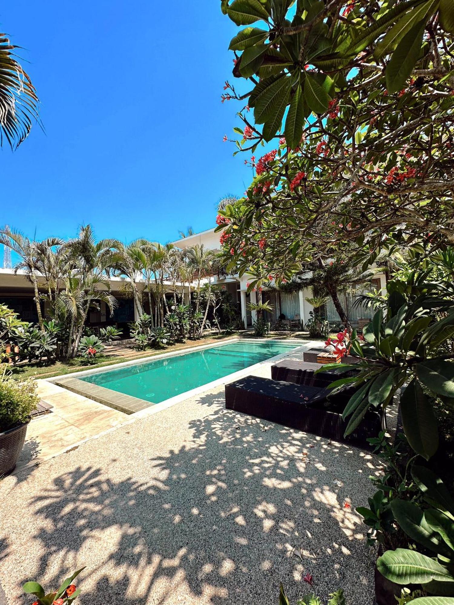 Hi5 Kuta Hotel Kuta  ภายนอก รูปภาพ