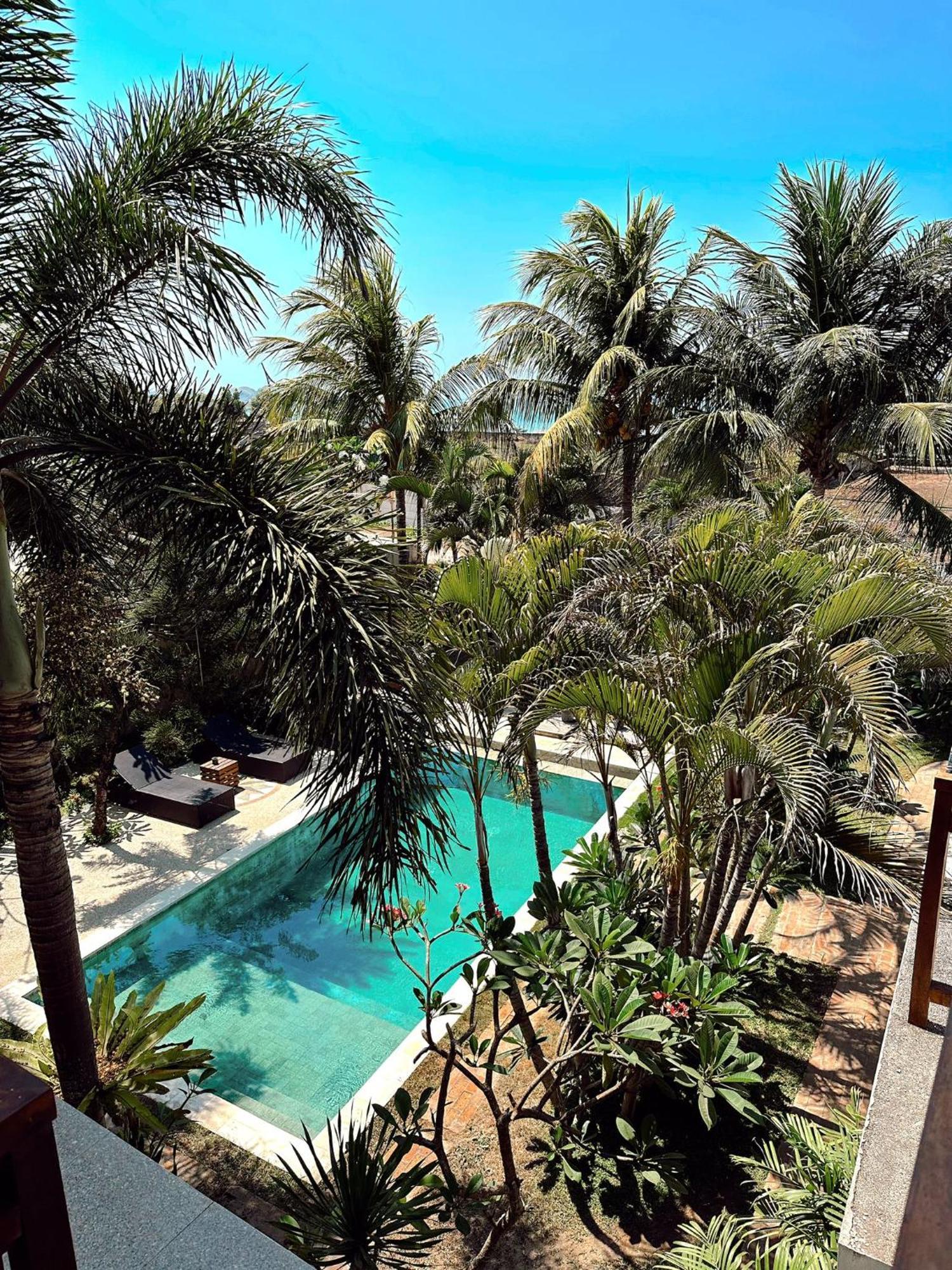 Hi5 Kuta Hotel Kuta  ภายนอก รูปภาพ