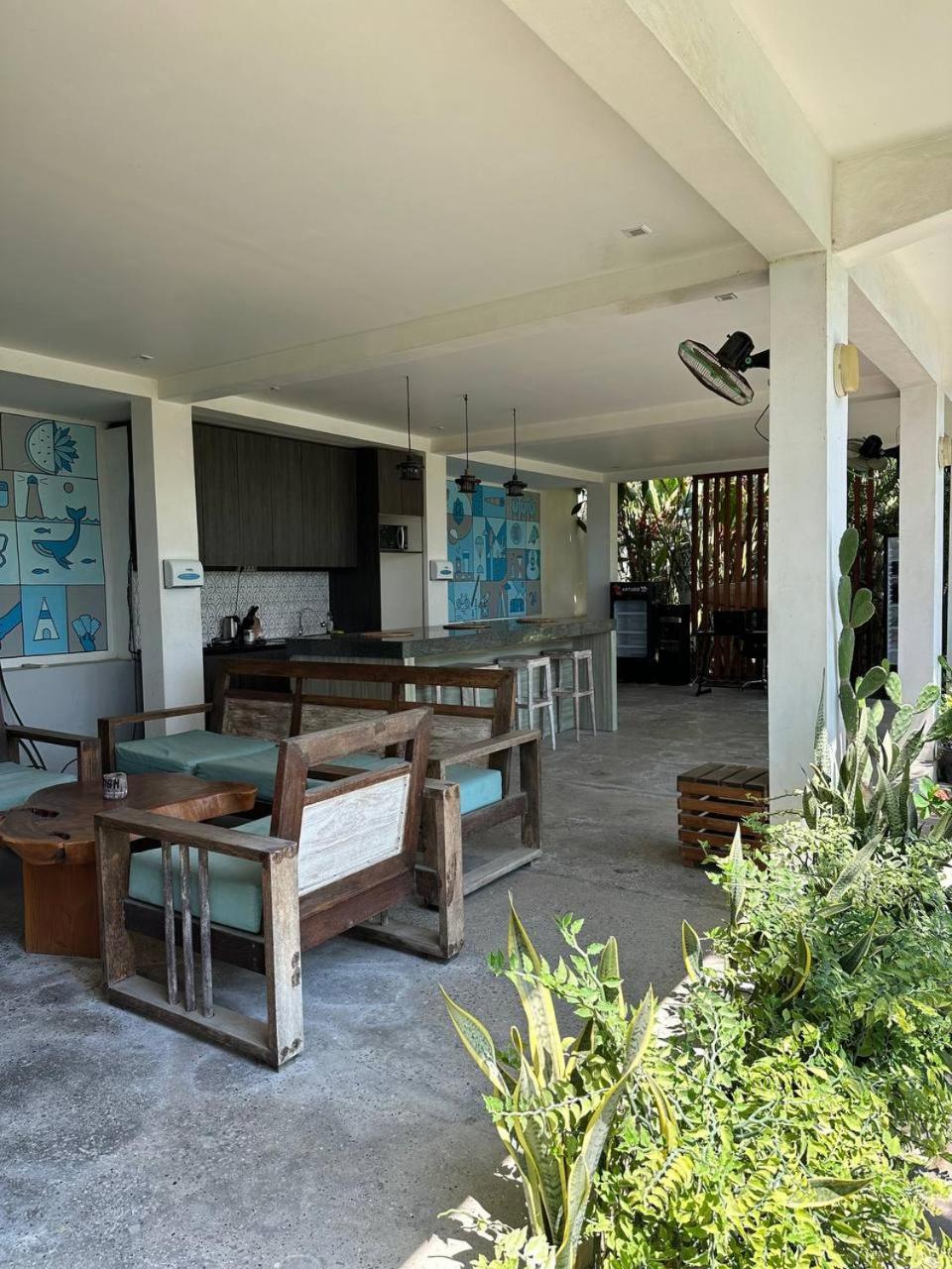Hi5 Kuta Hotel Kuta  ภายนอก รูปภาพ
