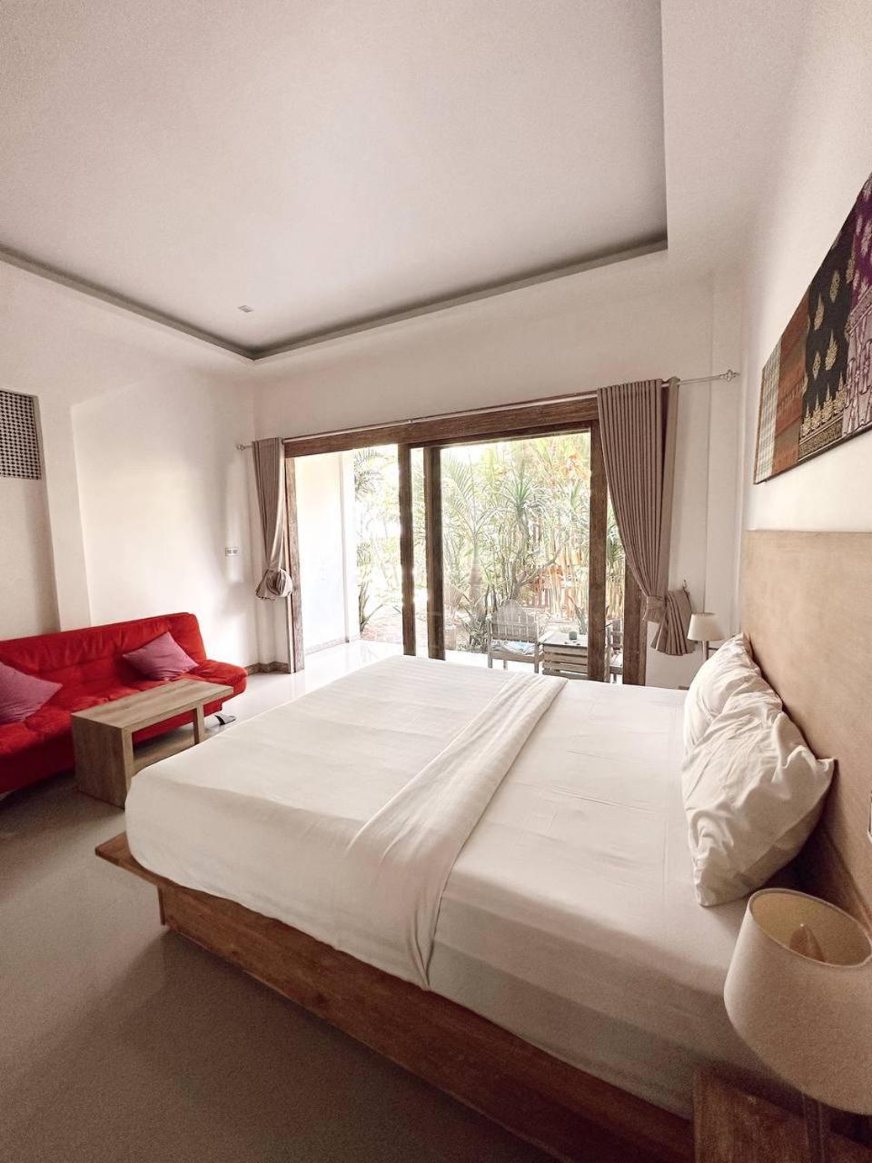 Hi5 Kuta Hotel Kuta  ภายนอก รูปภาพ