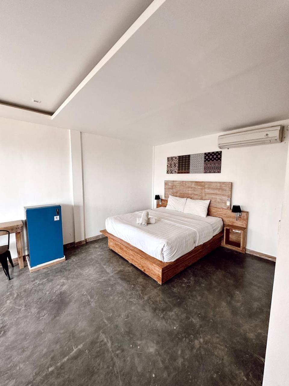 Hi5 Kuta Hotel Kuta  ภายนอก รูปภาพ