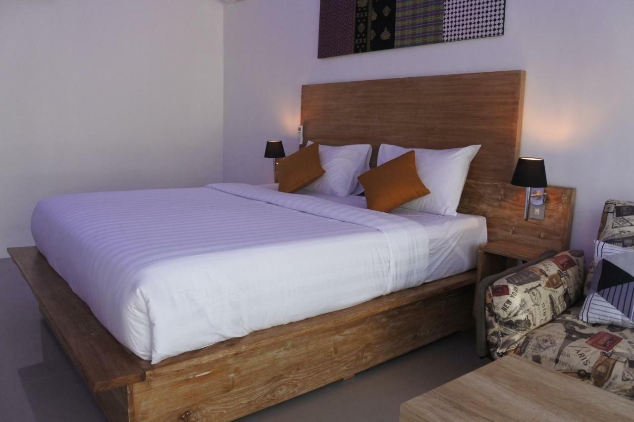 Hi5 Kuta Hotel Kuta  ภายนอก รูปภาพ